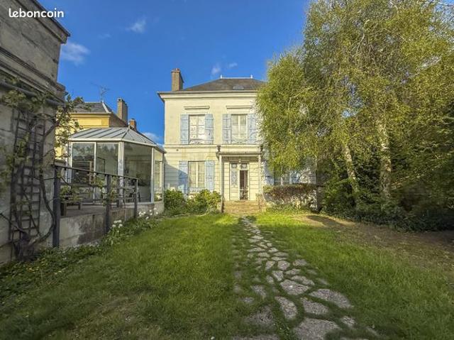 Maison 10 pièces 163 m²