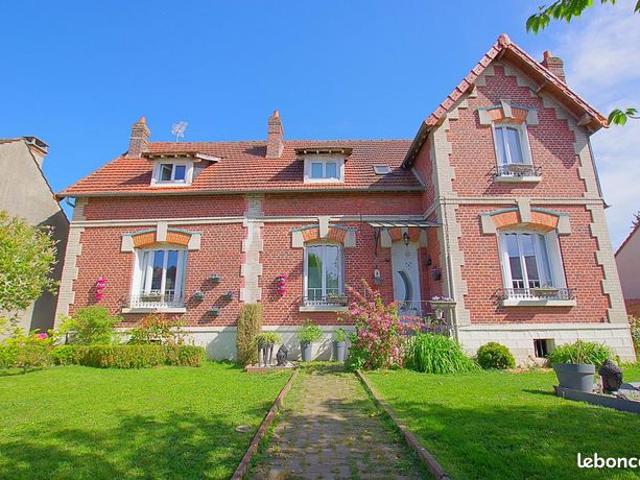 Maison 10 pièces 160 m²