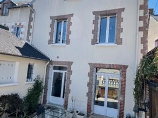 Maison 10 pièces 161 m²
