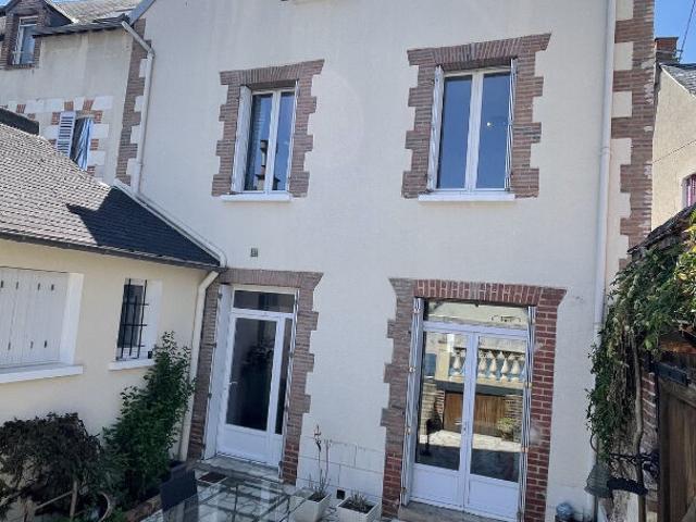 Maison 10 pièces 161 m²