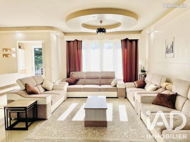 Maison 10 pièces 161 m²
