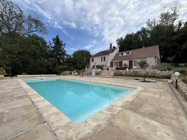Maison 10 pièces 161 m²
