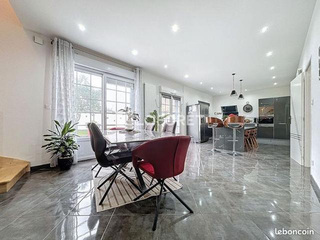 Maison 10 pièces 165 m²