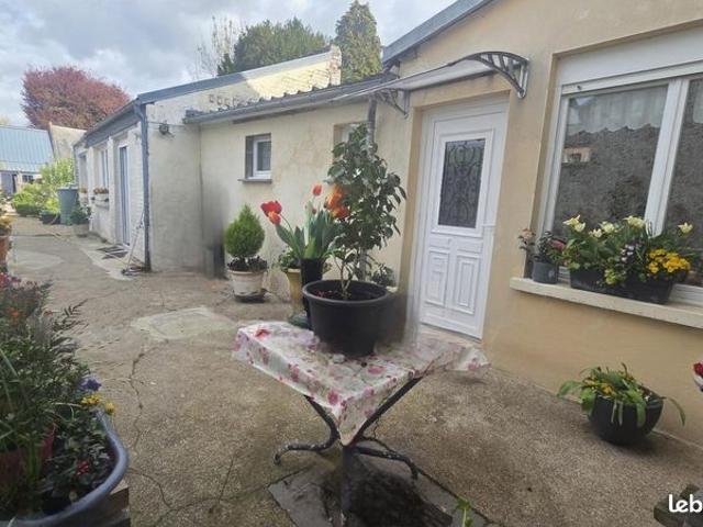 Maison 10 pièces 165 m²