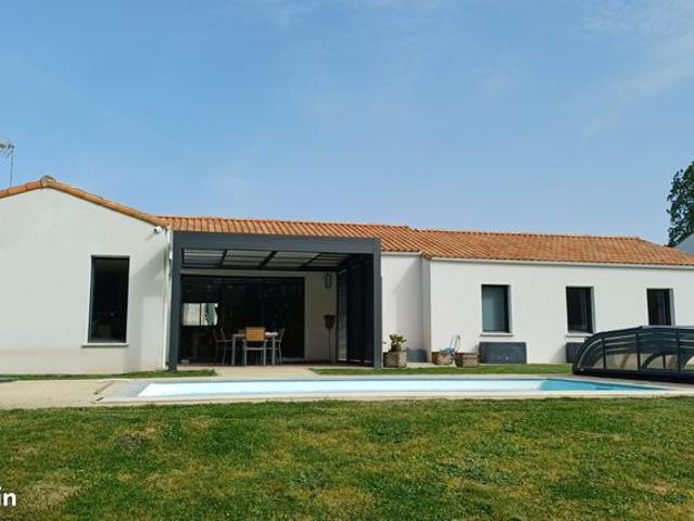 Maison 10 pièces 166 m²