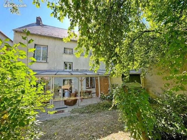 Maison 10 pièces 166 m²