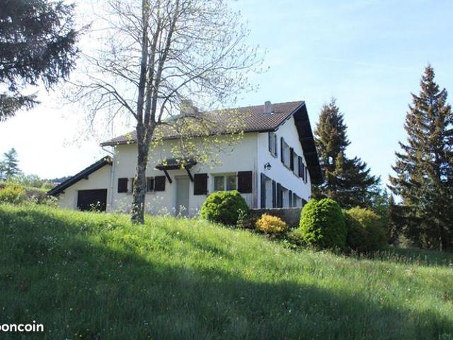 Maison 10 pièces 166 m²