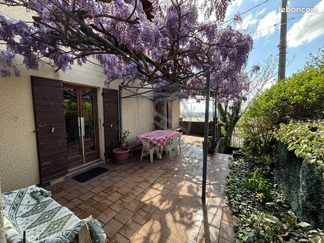 Maison 10 pièces 169 m²
