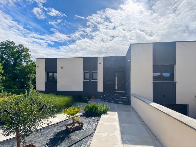 Maison 10 pièces 170 m²