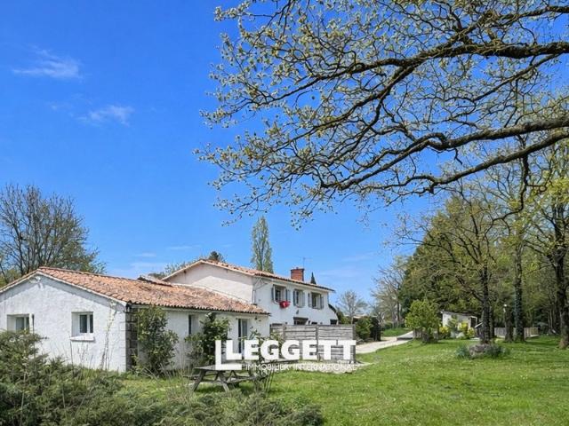 Maison 10 pièces 177 m²