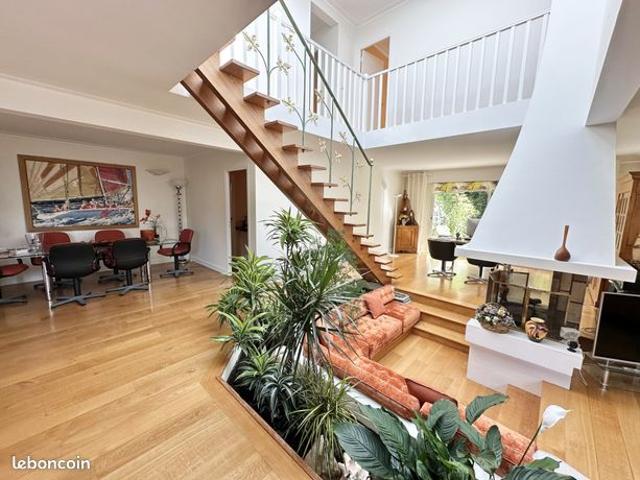 Maison 10 pièces 174 m²