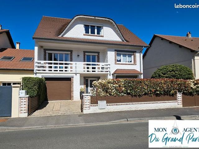 Maison 10 pièces 174 m²