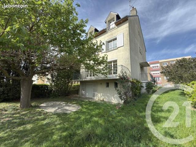 Maison 10 pièces 179 m²