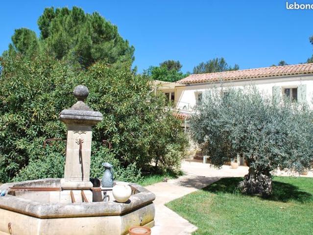 Maison 10 pièces 180 m²
