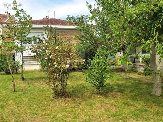 Maison 10 pièces 180 m²