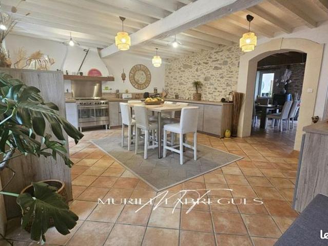Maison 10 pièces 181 m²