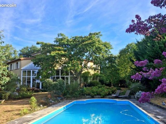 Maison 10 pièces 182 m²