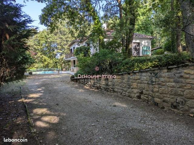 Maison 10 pièces 182 m²