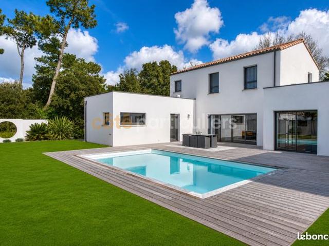 Maison 10 pièces 182 m²