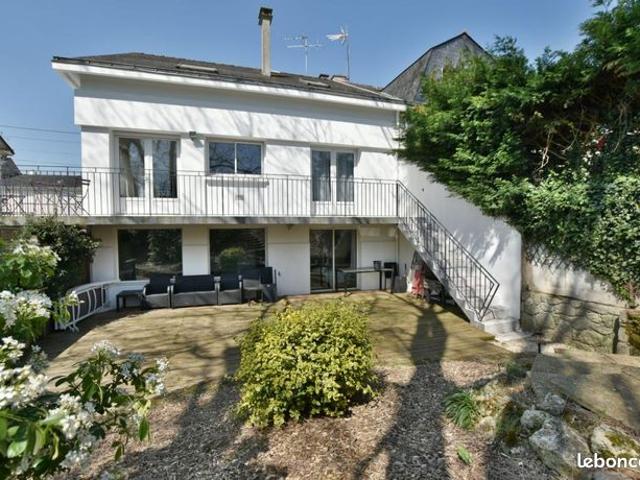 Maison 10 pièces 182 m²