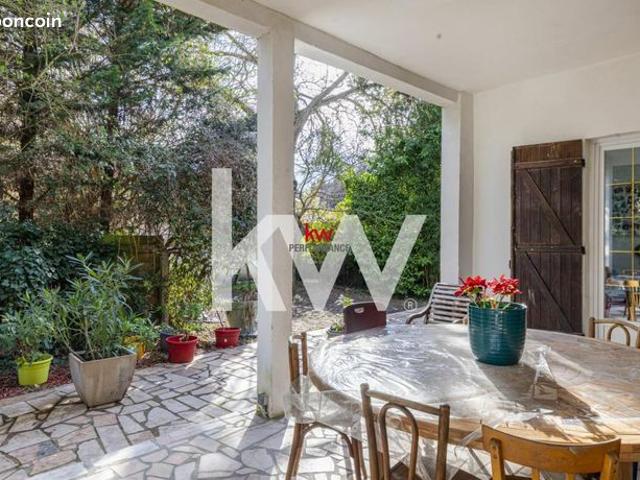 Maison 10 pièces 184 m²