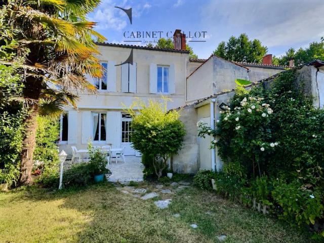 Maison 10 pièces 184 m²