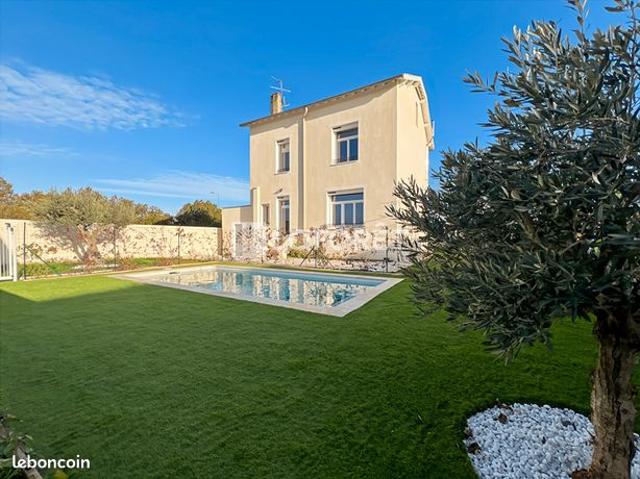 Maison 10 pièces 184 m²