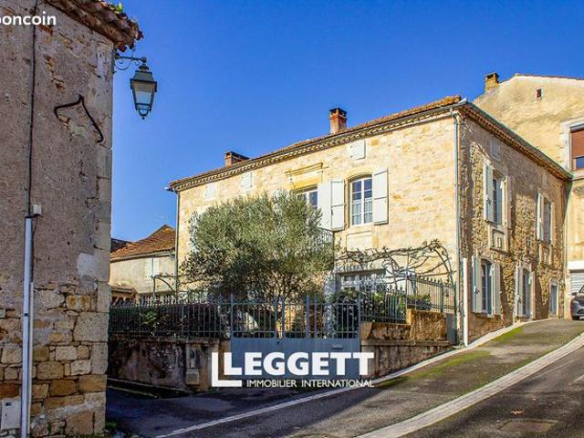 Maison 10 pièces 184 m²