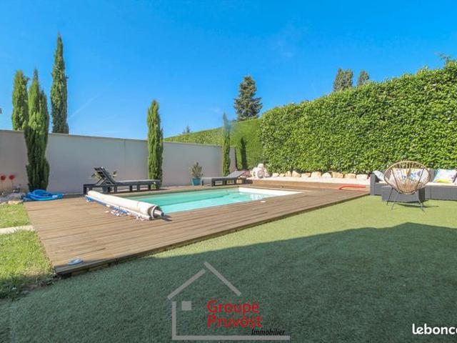 Maison 10 pièces 185 m²