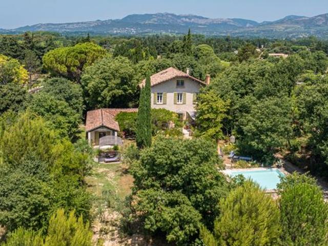 Maison 10 pièces 193 m²