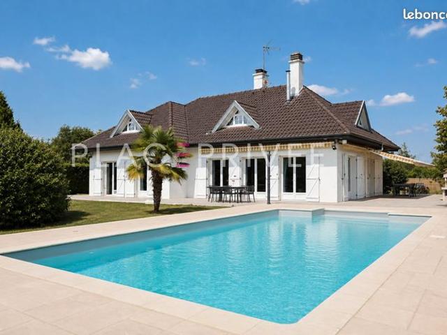 Maison 10 pièces 190 m²
