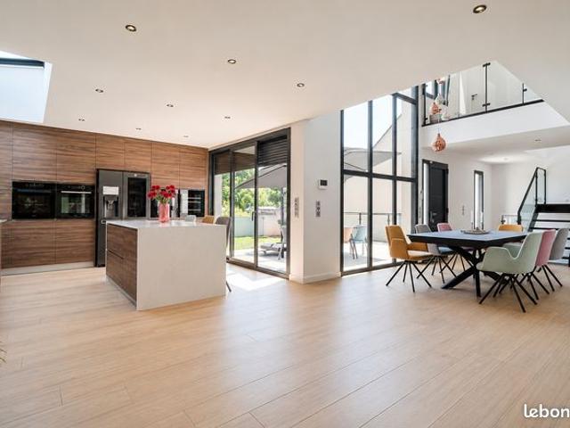Maison 10 pièces 190 m²