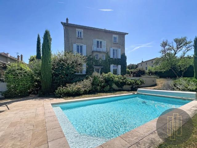Maison 10 pièces 190 m²