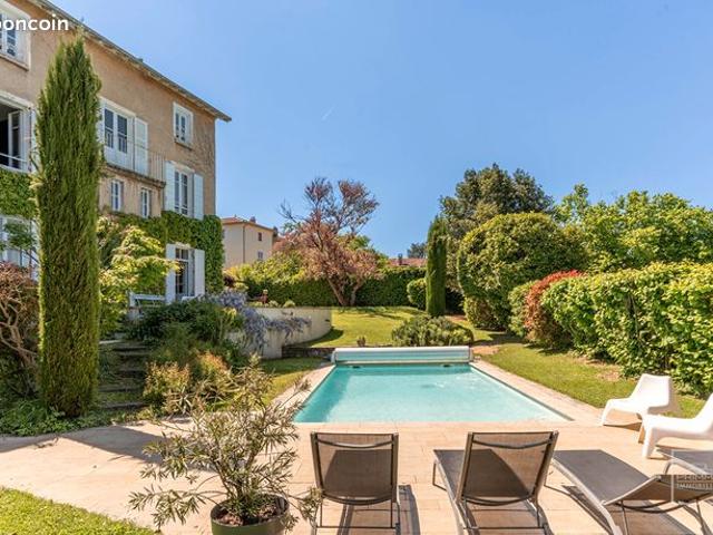 Maison 10 pièces 191 m²