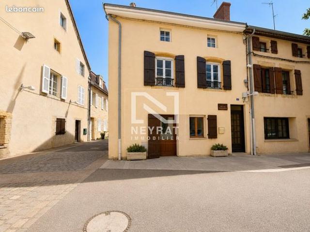 Maison 10 pièces 192 m²