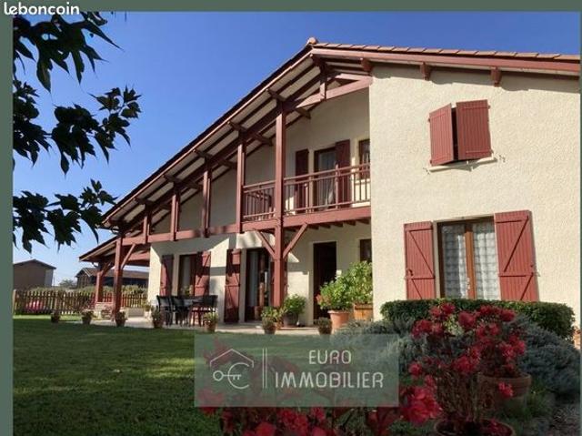 Maison 10 pièces 192 m²