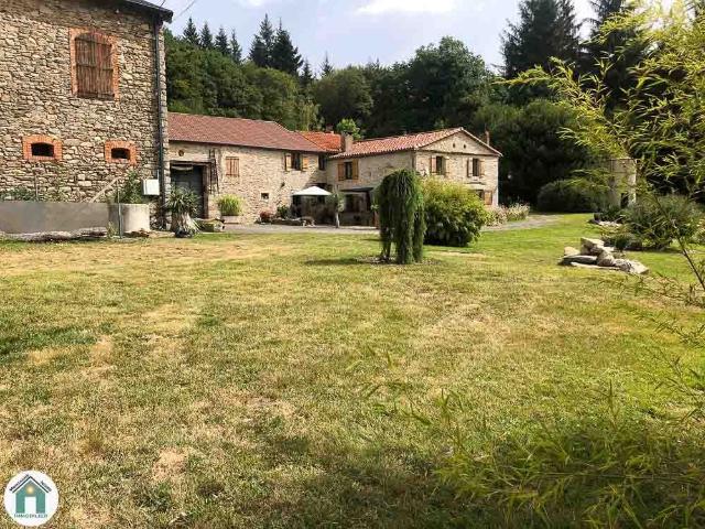 Maison 10 pièces 197 m²