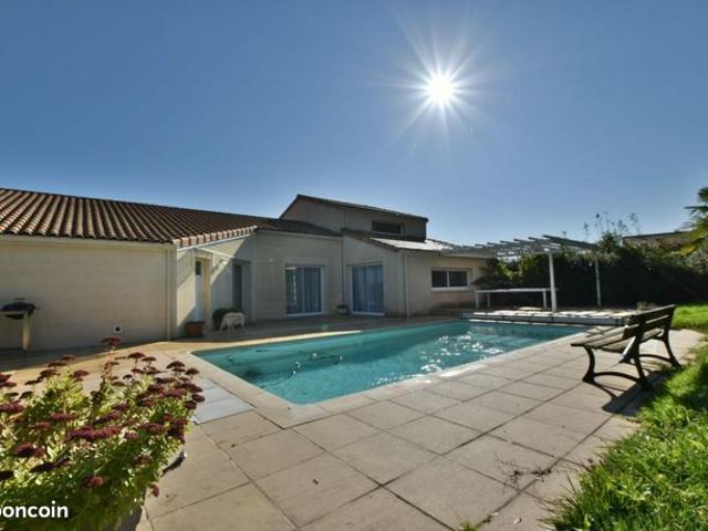 Maison 10 pièces 195 m²