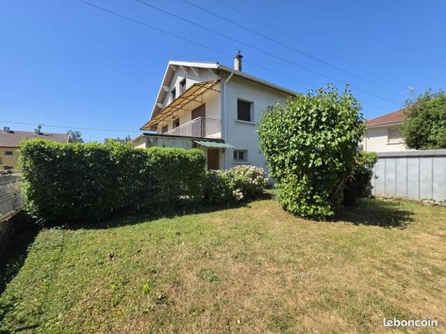 Maison 10 pièces 195 m²