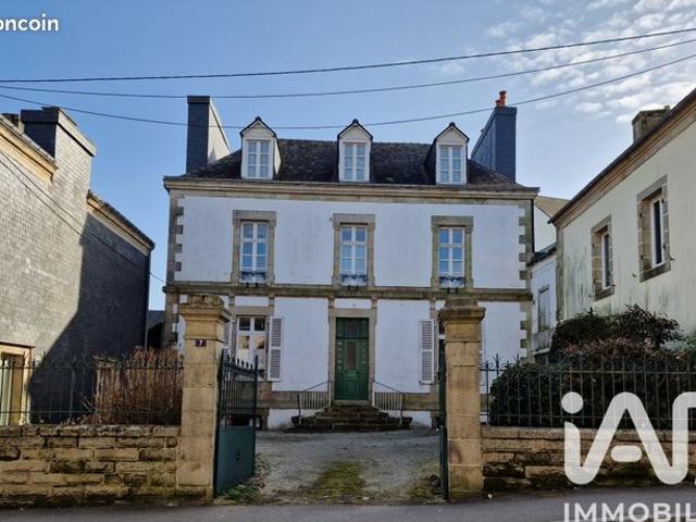 Maison 10 pièces 196 m²