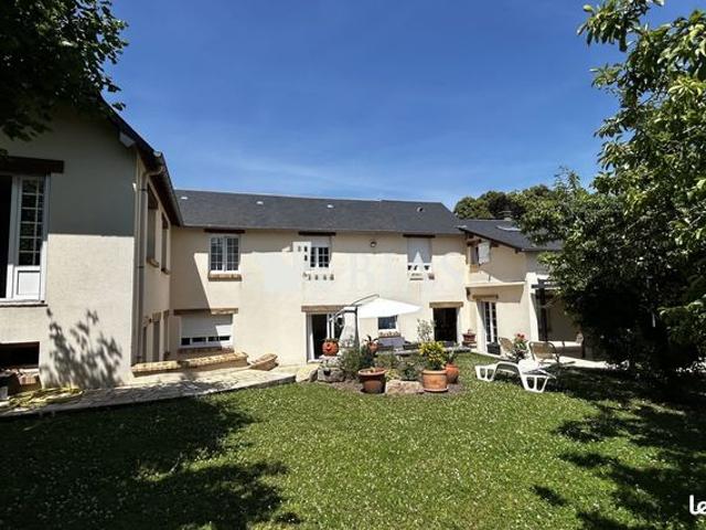 Maison 10 pièces 196 m²