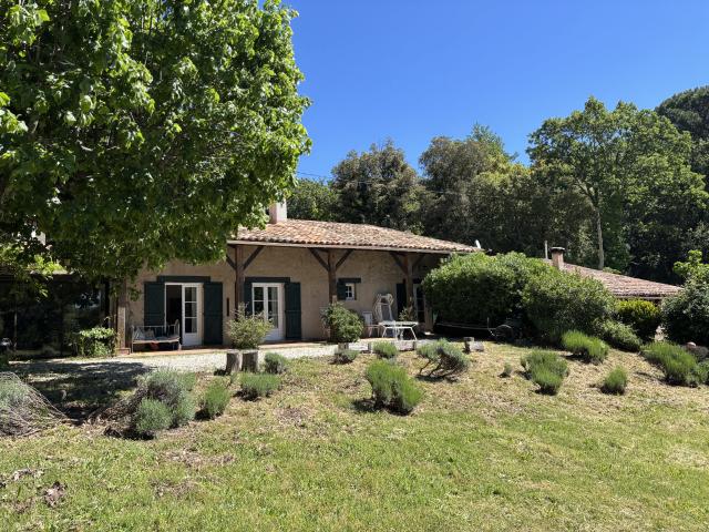Maison 10 pièces 196 m²