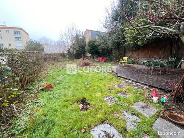 Maison 10 pièces 196 m²