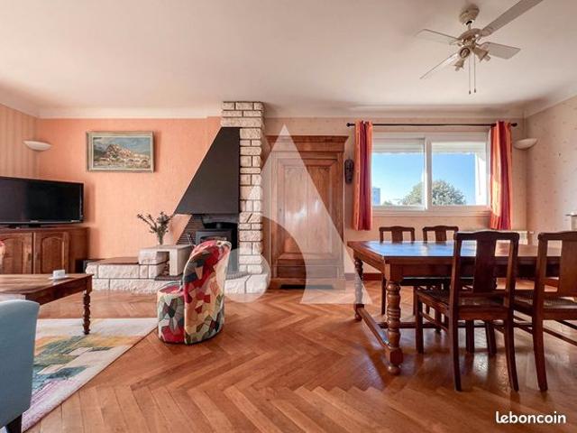 Maison 10 pièces 198 m²