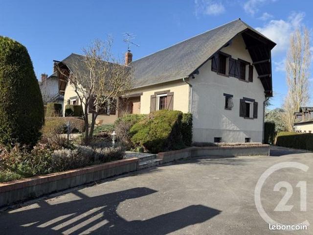 Maison 10 pièces 199 m²