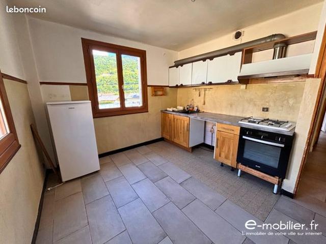 Maison 10 pièces 199 m²