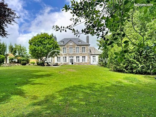 Maison 10 pièces 243 m²