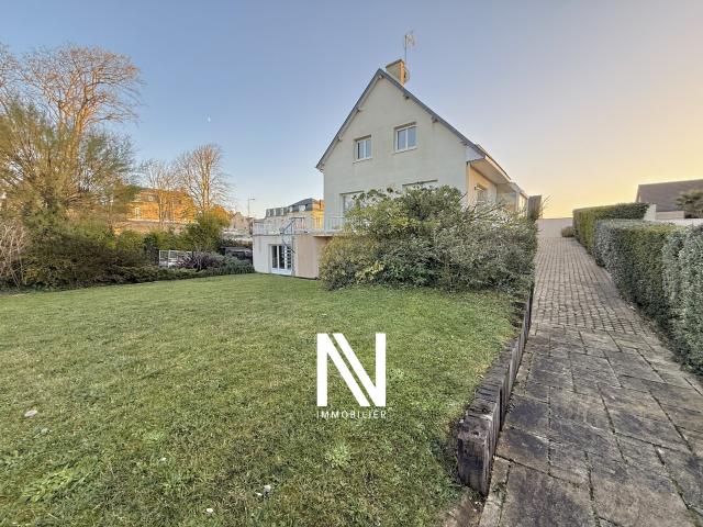 Maison 10 pièces 243 m²