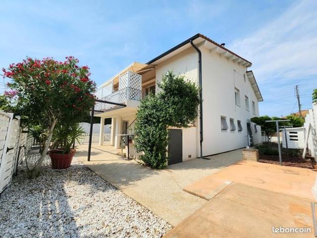 Maison 10 pièces 243 m²