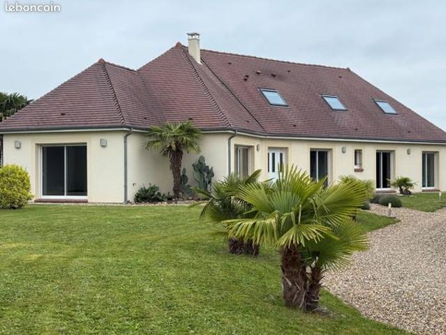 Maison 10 pièces 243 m²